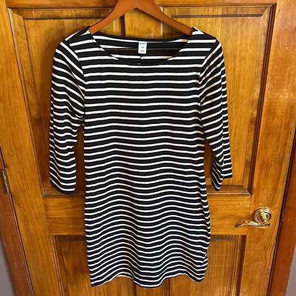 Old Navy Black & White Striped Dress - Size Small🖤🤍 - Picture 2 of 8